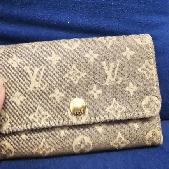 Authentic LOUIS VUITTON Monogram Idylle Multicles 6 Key Case M62992 Navy & Gray - Picture 4 of 13